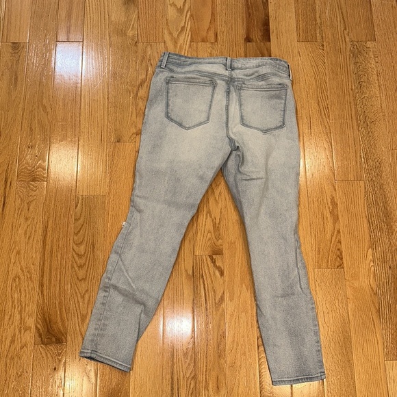 Old Navy rockstar super skinny size 12 ripped jean - Picture 2 of 6